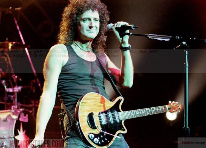 Brian MAY   �